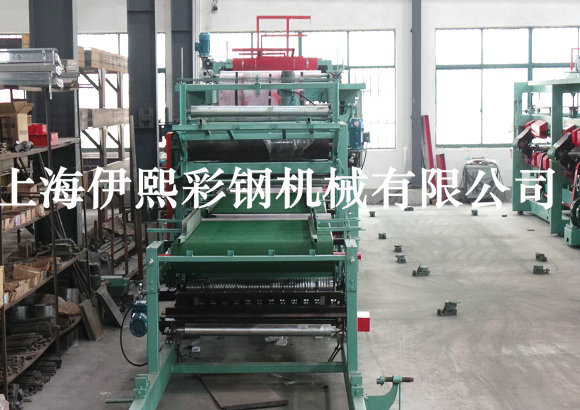 彩鋼復(fù)合機(jī)產(chǎn)品